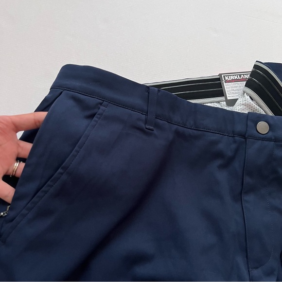 Kirkland Mens Performance Shorts - Picture 9 of 10